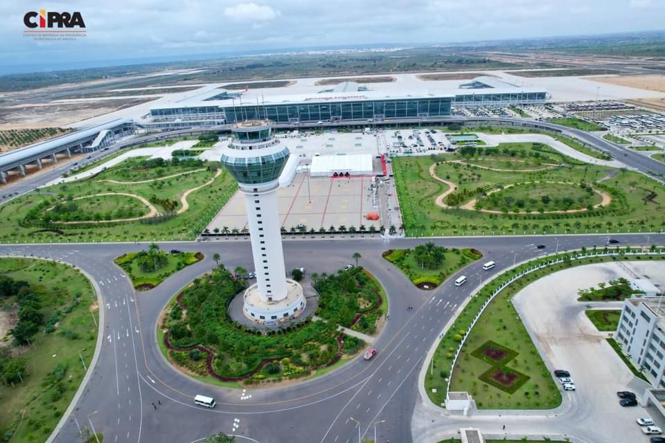 TAAG transfers all international flights to new airport from 15 September