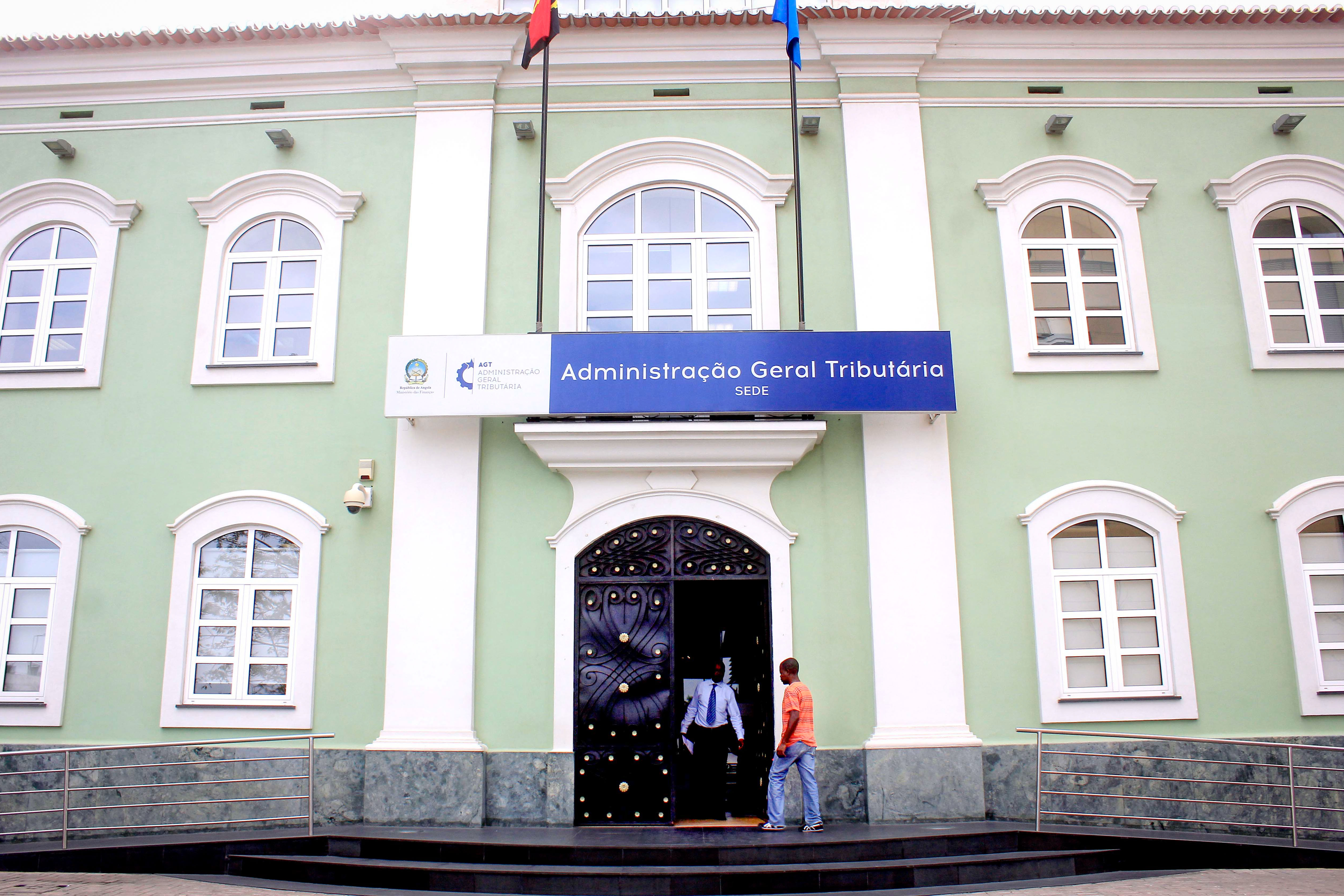Tax authorities coercively recover an average of 200 billion kwanzas per year