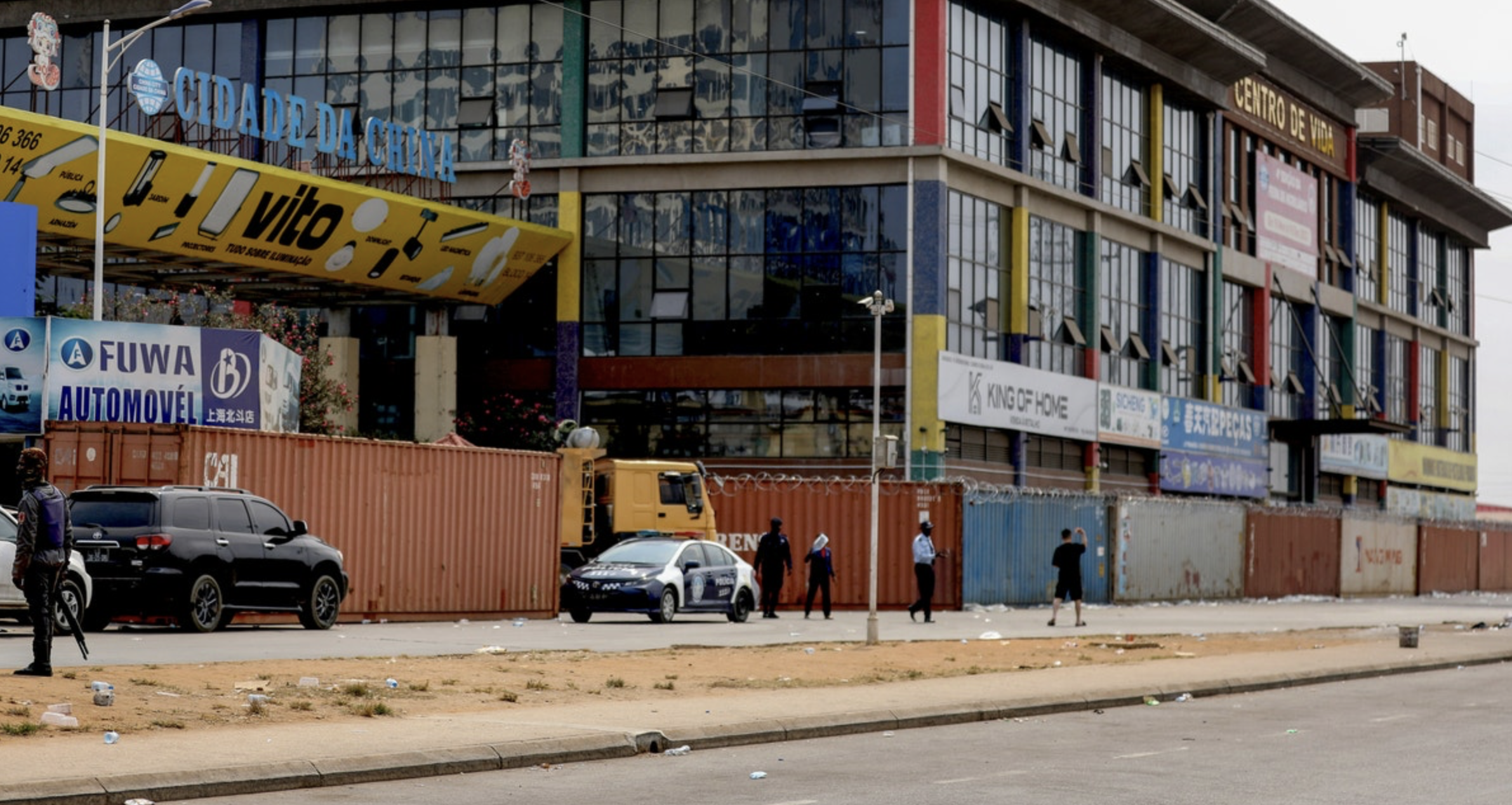 Traders take stock of their lives amid reports of fear as Luanda tries to return to its routine